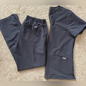 Figs Medium Scrub set - Charcoal